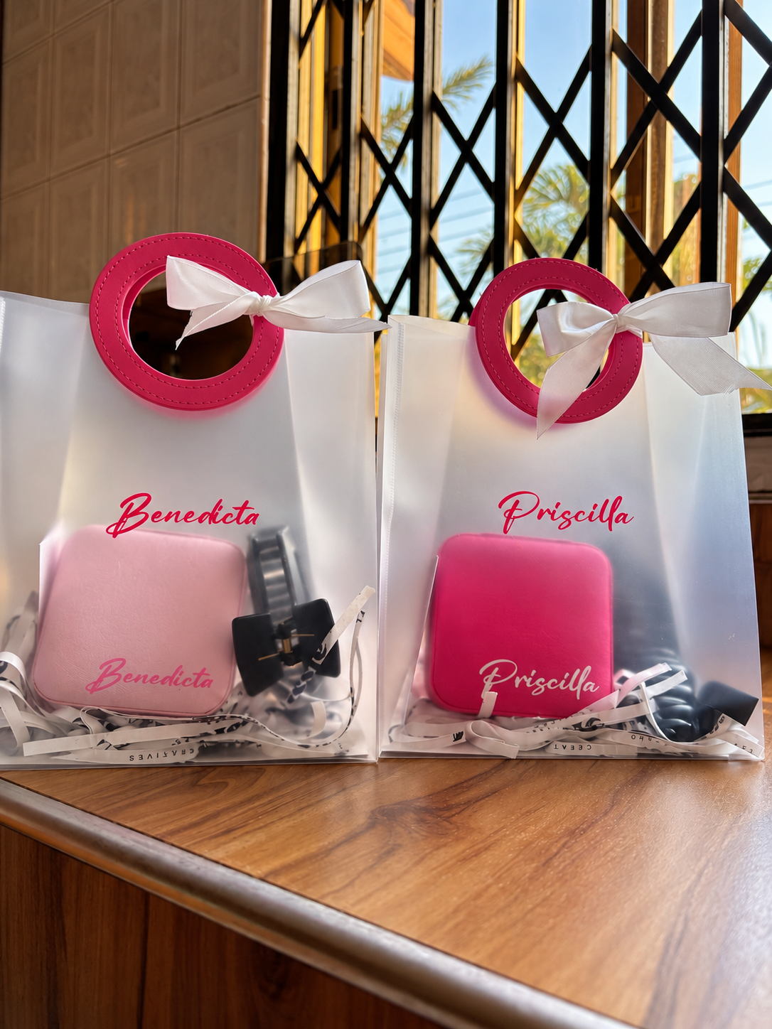 Bridemaids package with jewelry box, claw clip