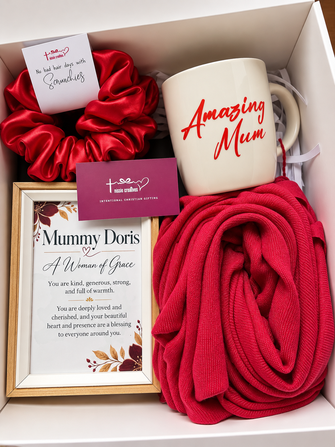 Box with a customized frame, journal, scarf and mug with Amazing Mum in red